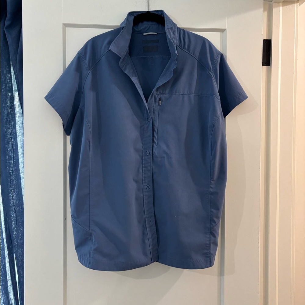 Columbia Men's Short Sleeve Button Down Shirt in Slate Blue